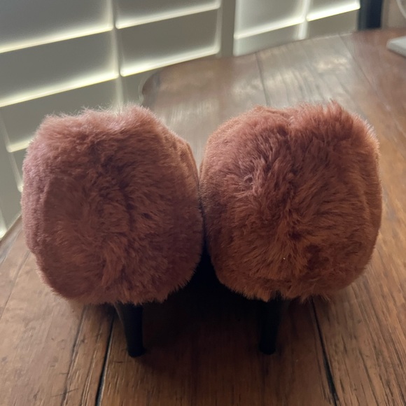 Stella McCartney Ryder Shaggy Faux Fur Heels Pumps Shoes 38.5 New - Picture 10 of 13